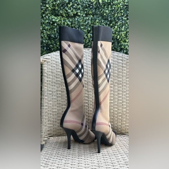 BURBERRY Square-toe sock boots knitted with our Exaggerated Check - Picture 3 of 9